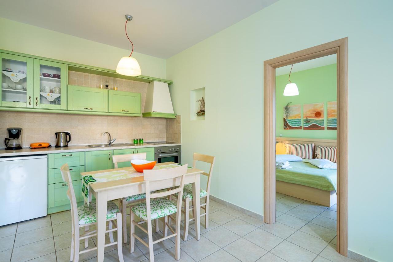 Georgia'S Apartments Kouremenos Beach Anevato 外观 照片
