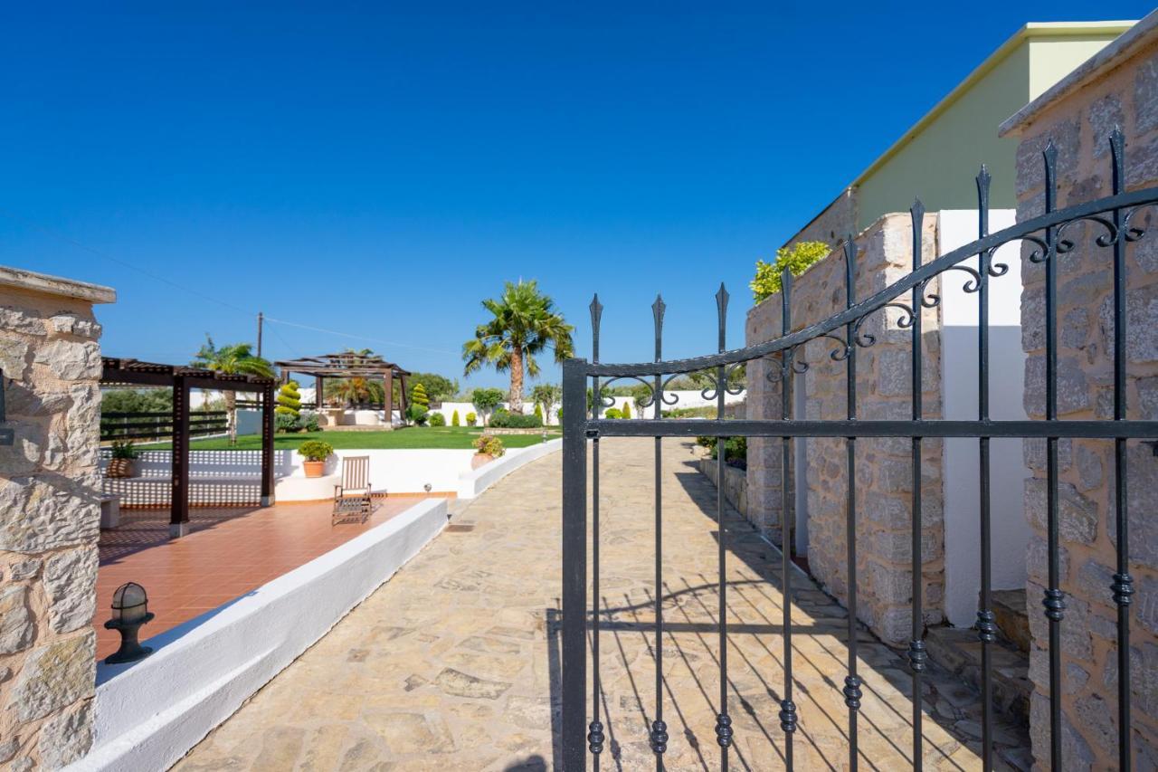 Georgia'S Apartments Kouremenos Beach Anevato 外观 照片
